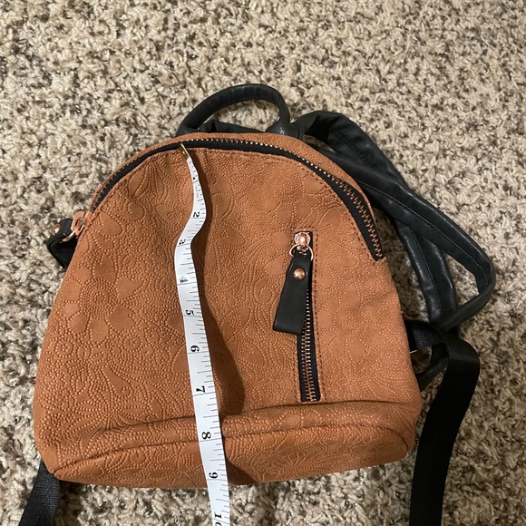 Mini Backpack - Picture 4 of 7